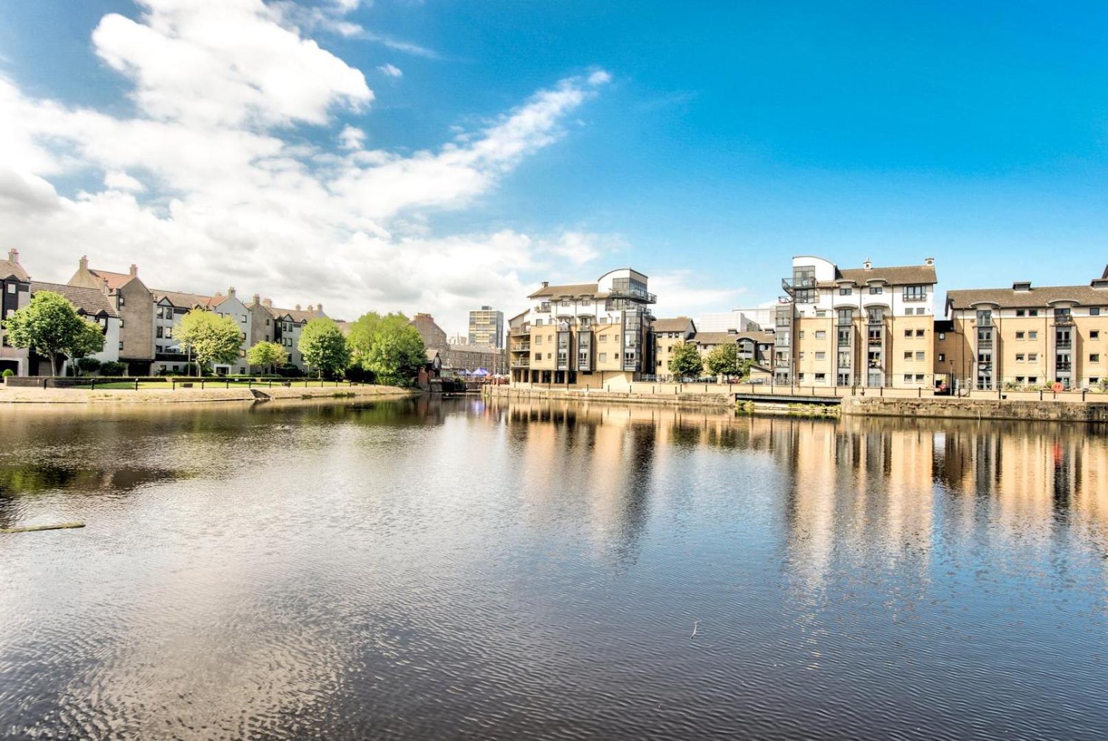 Guestready - Stylish Apt W/ Parking Near EDI Buitenkant foto